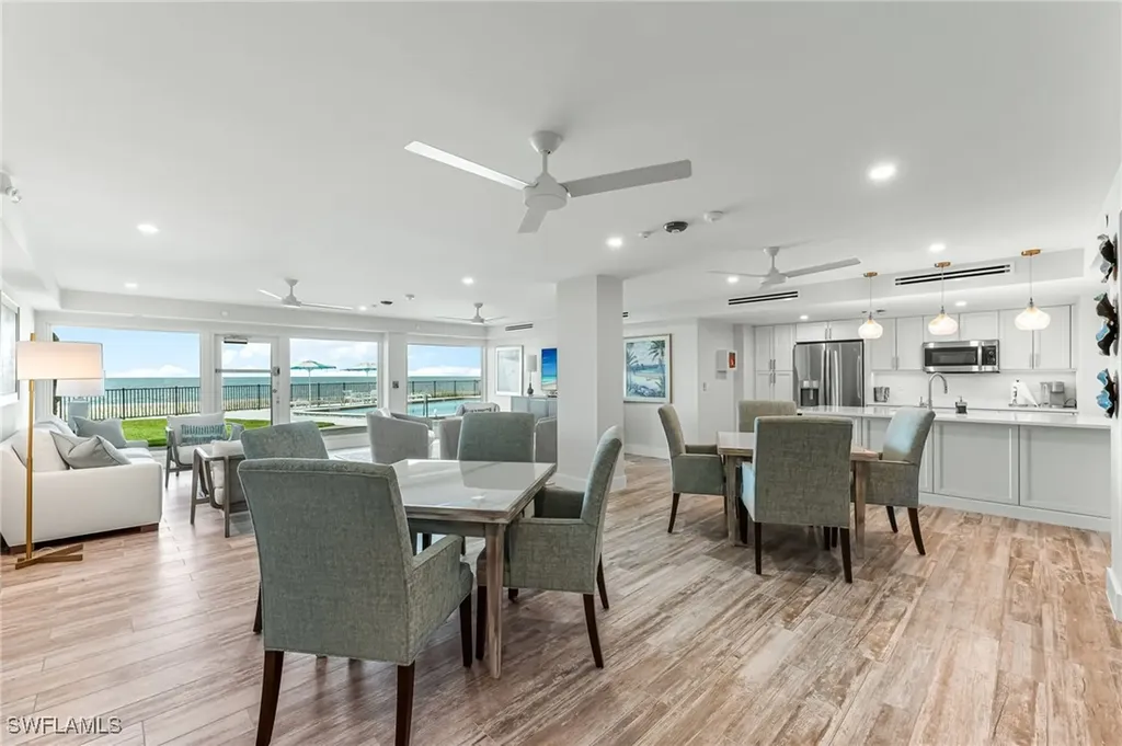 1977 Gulf Shore Boulevard N Naples FL 34102