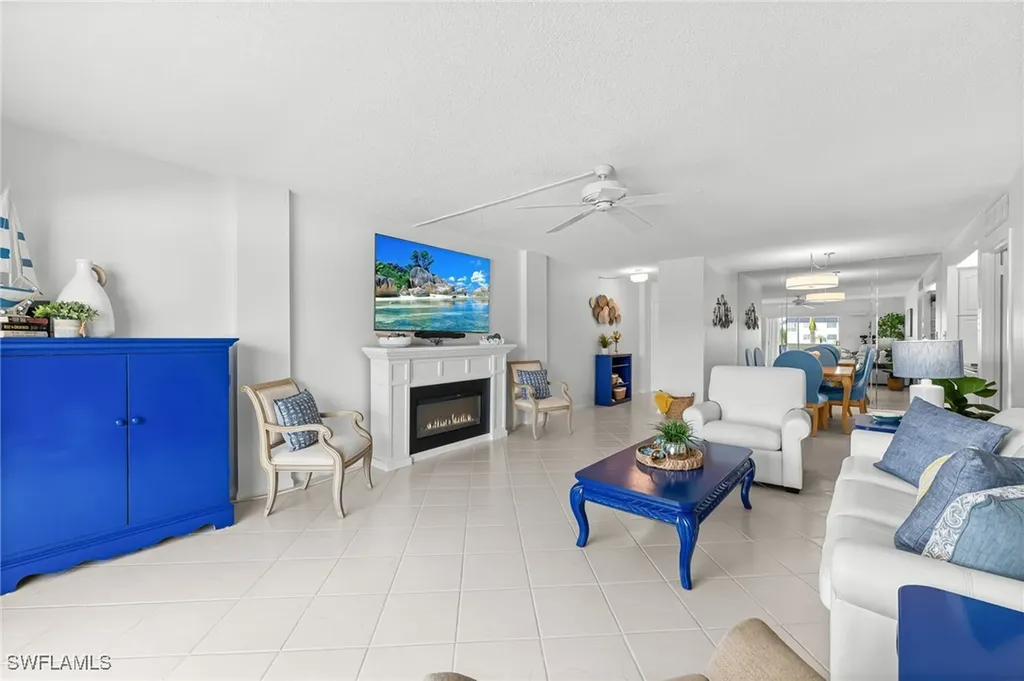 1977 Gulf Shore Boulevard N Naples FL 34102