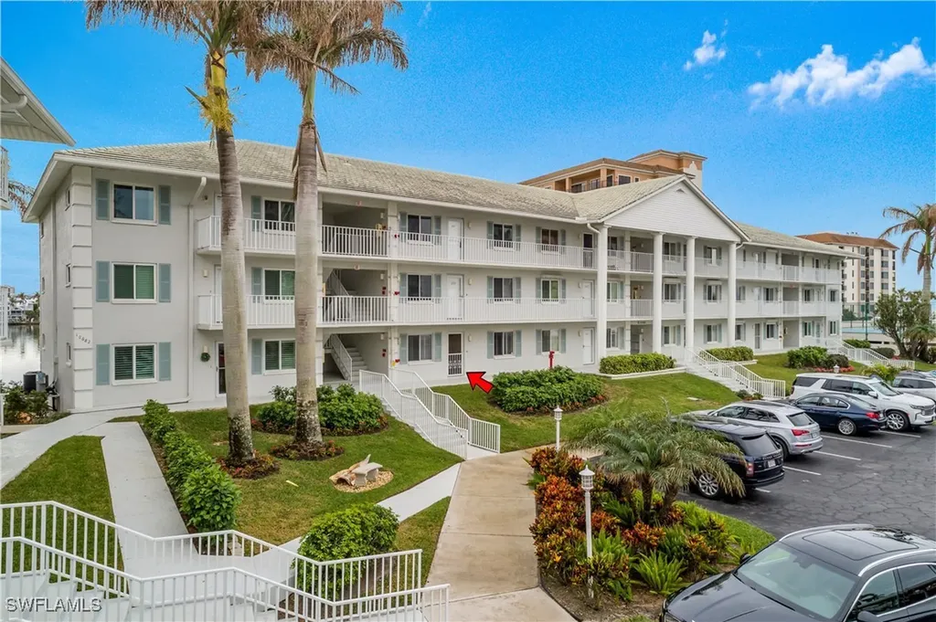 10682 Gulf Shore Drive Naples FL 34108