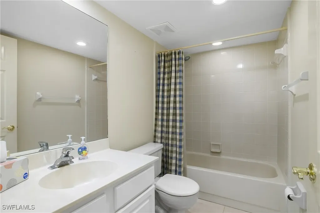 10682 Gulf Shore Drive Naples FL 34108