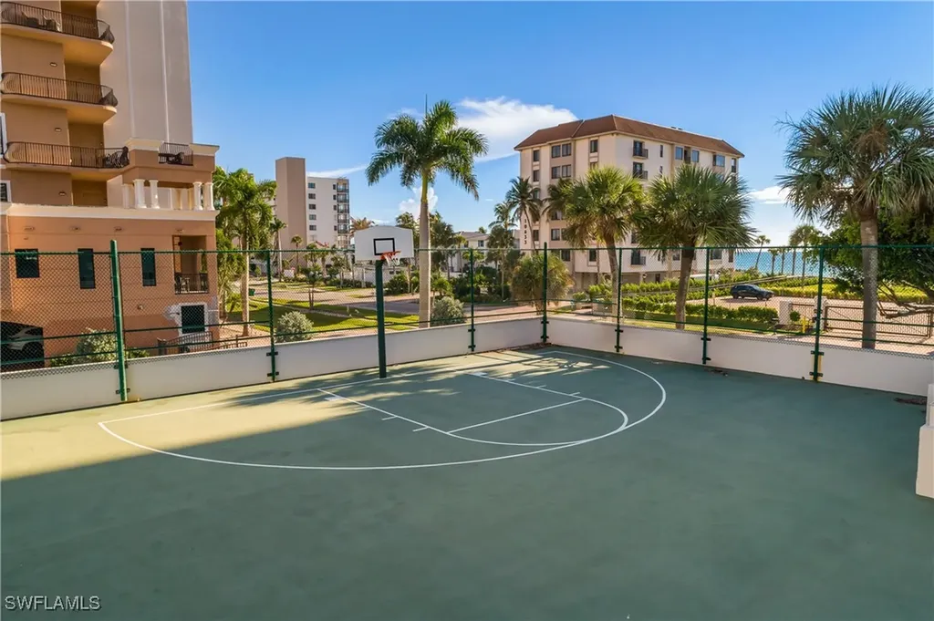 10682 Gulf Shore Drive Naples FL 34108