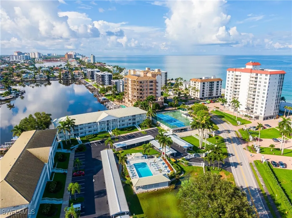 10682 Gulf Shore Drive Naples FL 34108