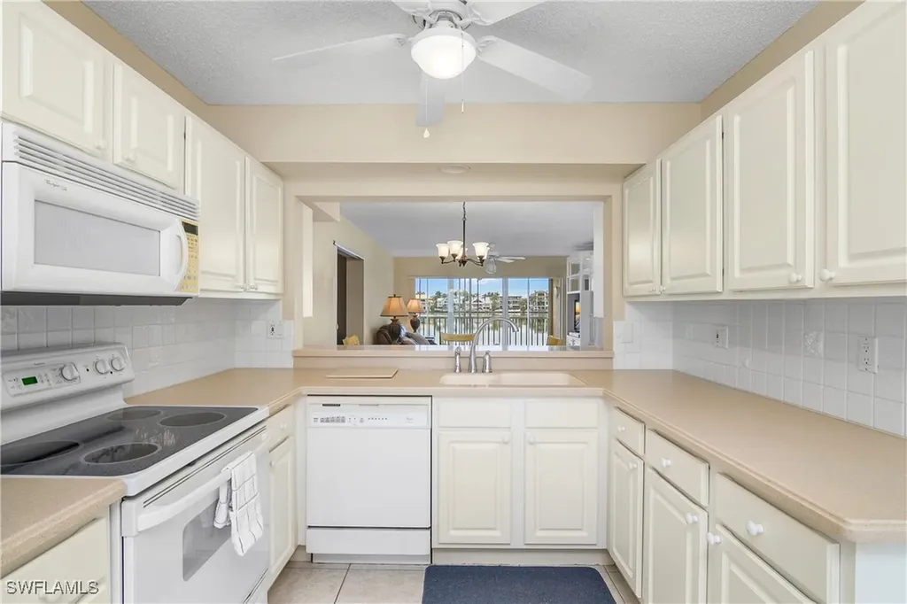 10682 Gulf Shore Drive Naples FL 34108