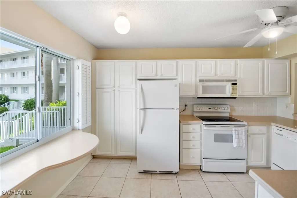 10682 Gulf Shore Drive Naples FL 34108