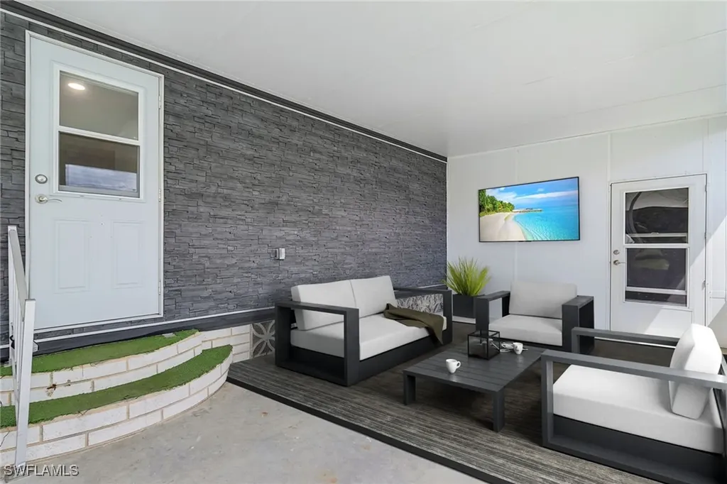 161 W Hampton Drive Fort Myers FL 33908