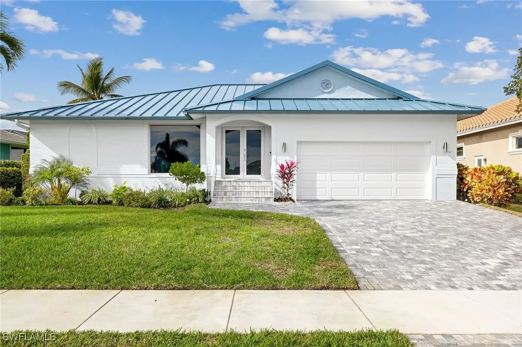690 Amber Drive Marco Island FL 34145
