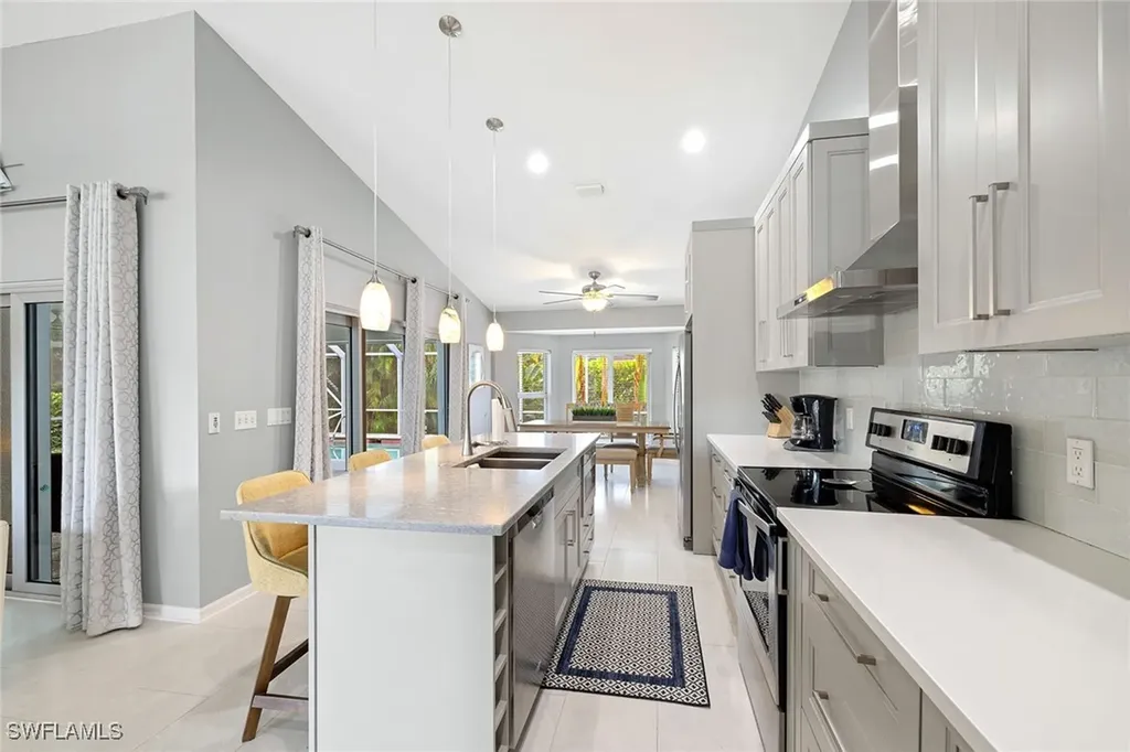 690 Amber Drive Marco Island FL 34145