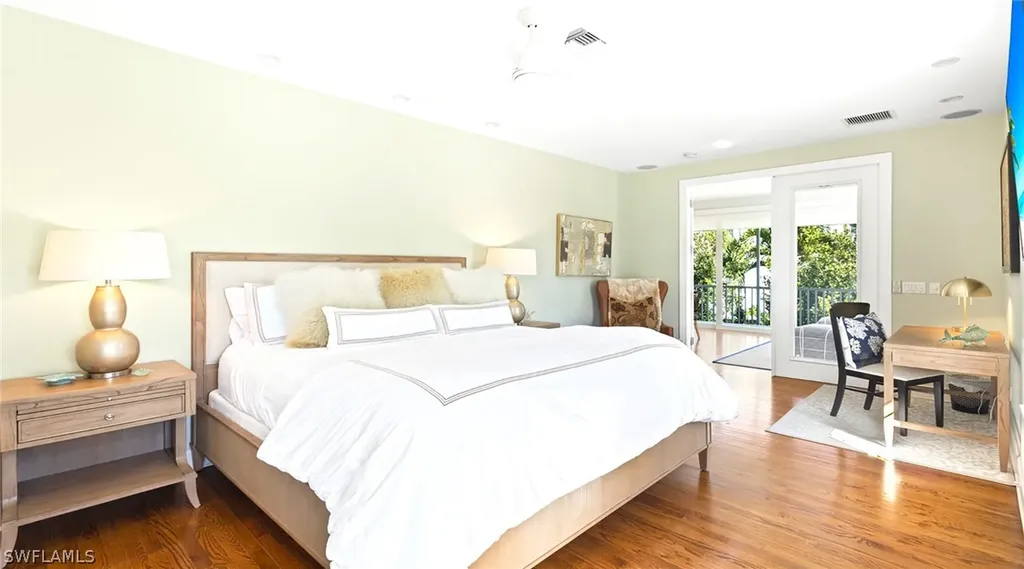 877 7th Street S Naples FL 34102
