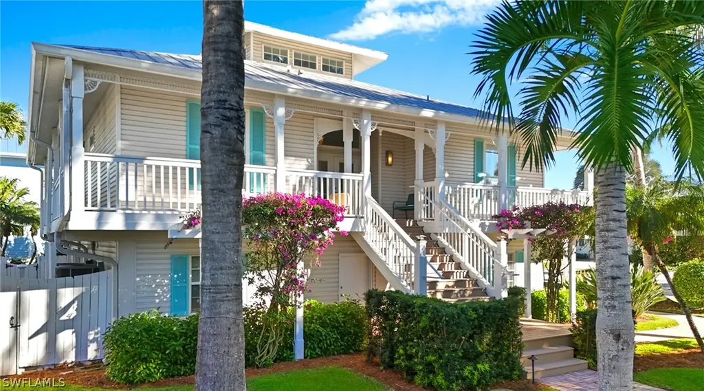 877 7th Street S Naples FL 34102