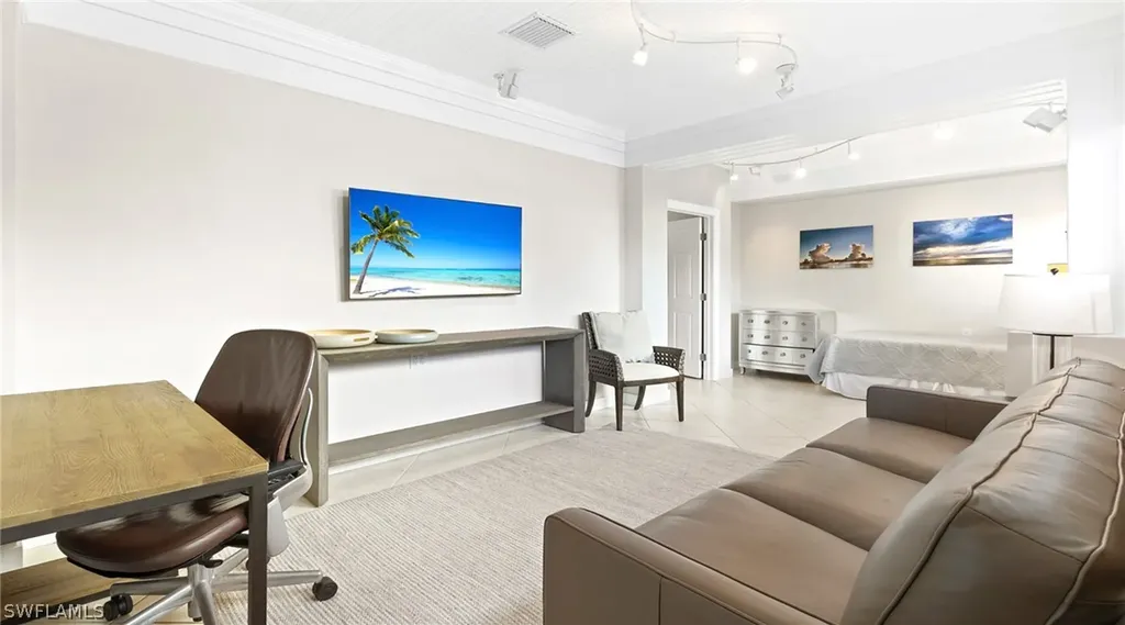 877 7th Street S Naples FL 34102