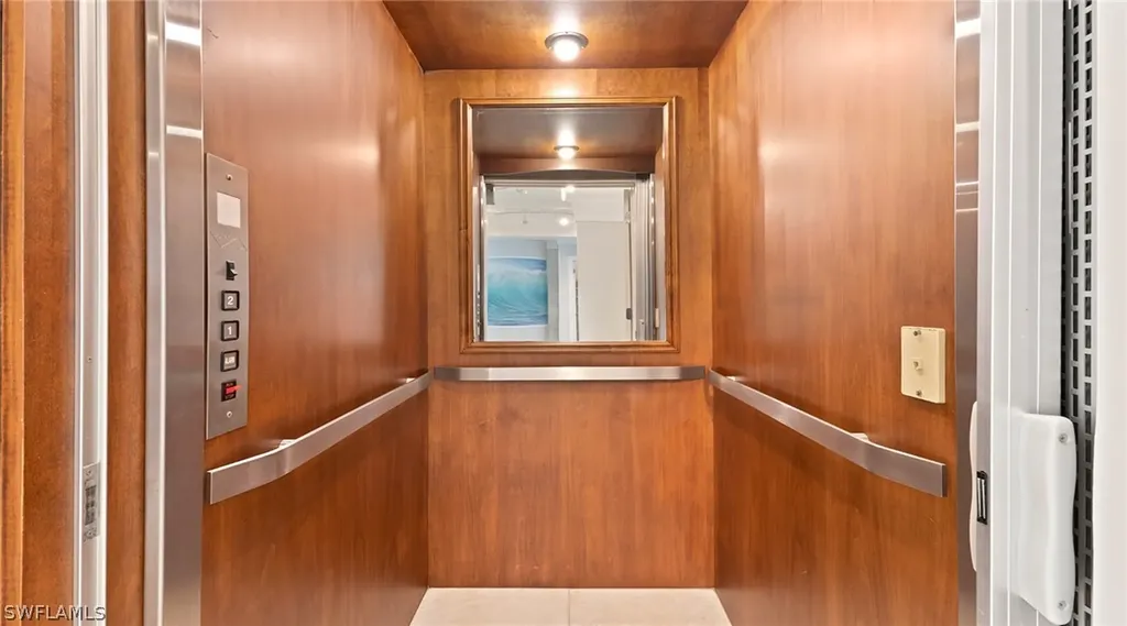 877 7th Street S Naples FL 34102