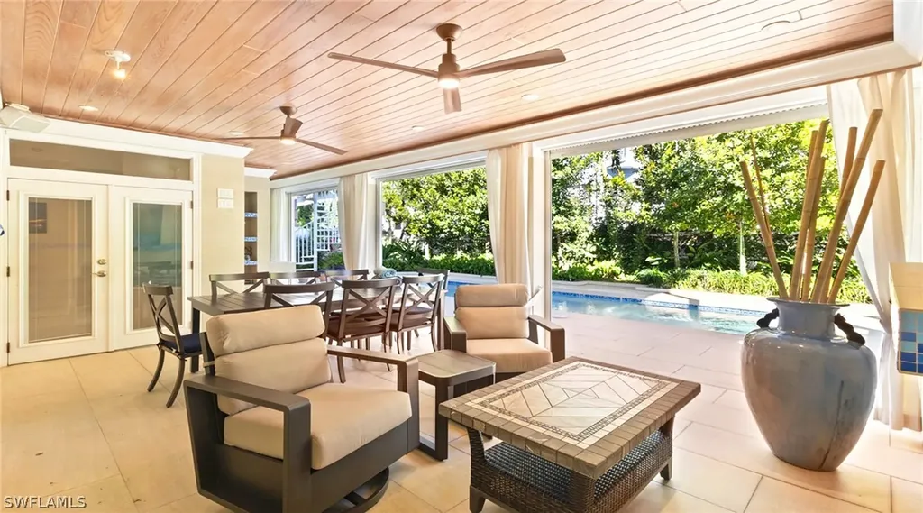 877 7th Street S Naples FL 34102