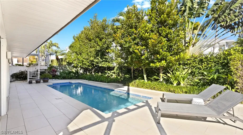 877 7th Street S Naples FL 34102