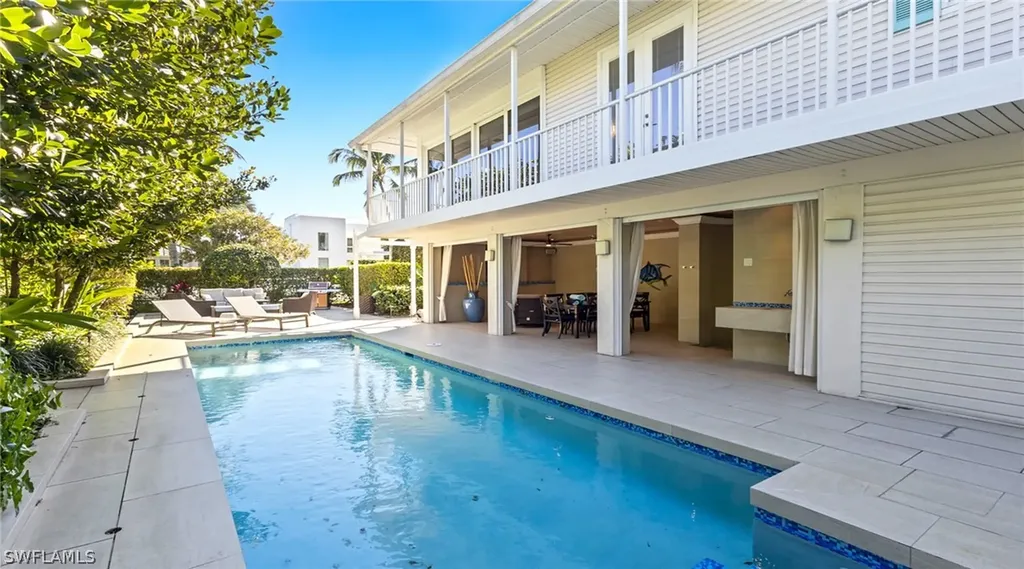 877 7th Street S Naples FL 34102