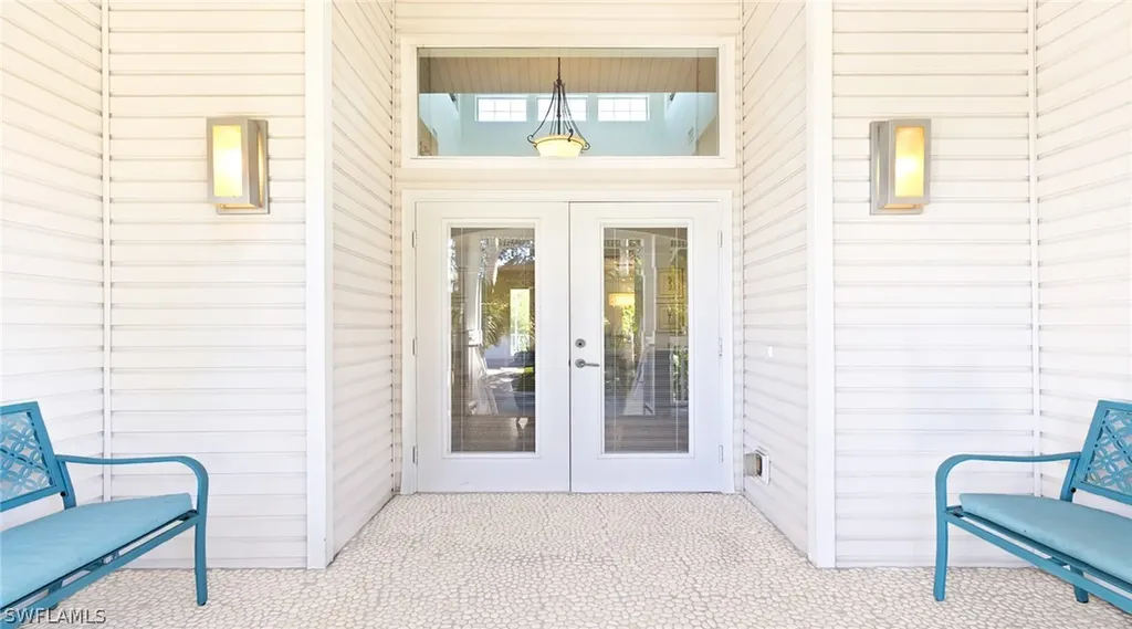 877 7th Street S Naples FL 34102