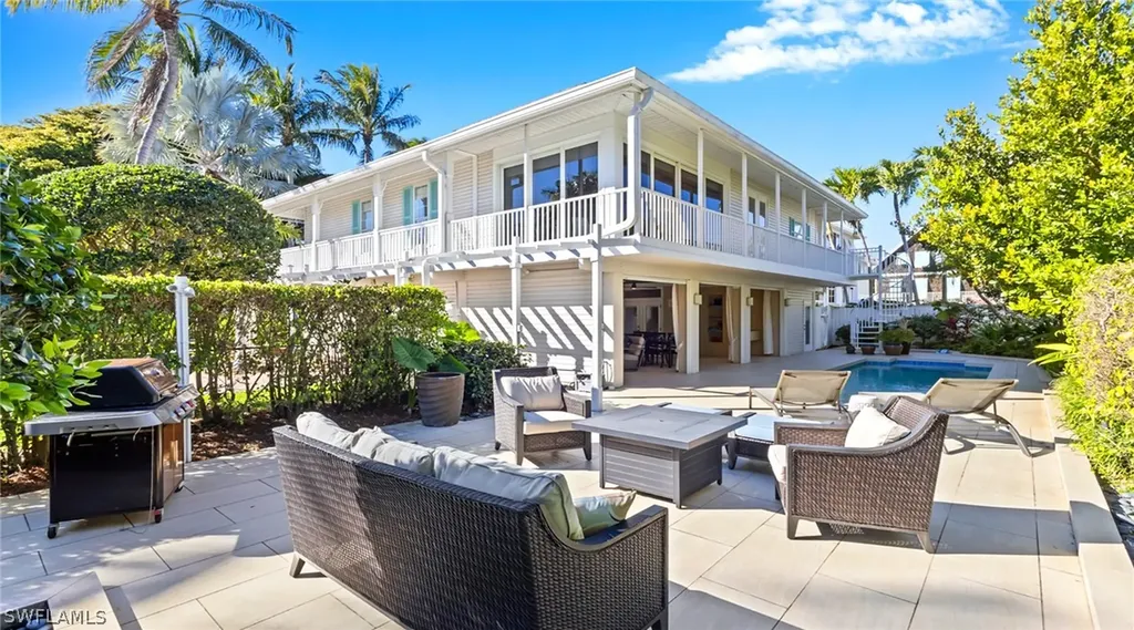 877 7th Street S Naples FL 34102