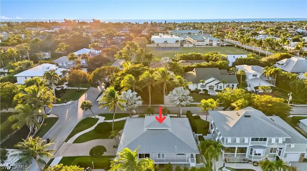 877 7th Street S Naples FL 34102