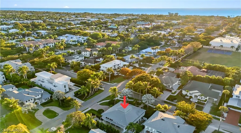 877 7th Street S Naples FL 34102