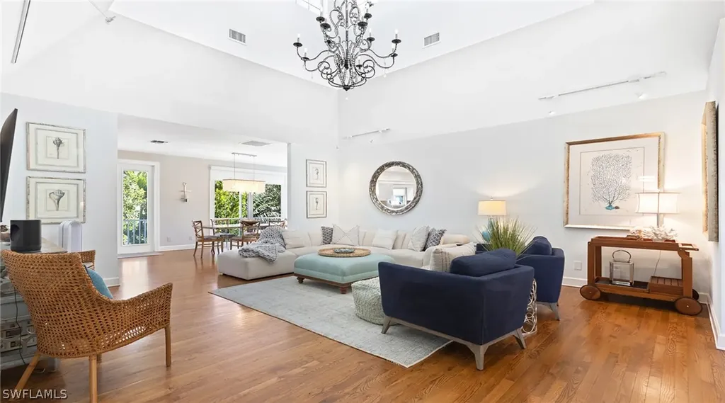 877 7th Street S Naples FL 34102
