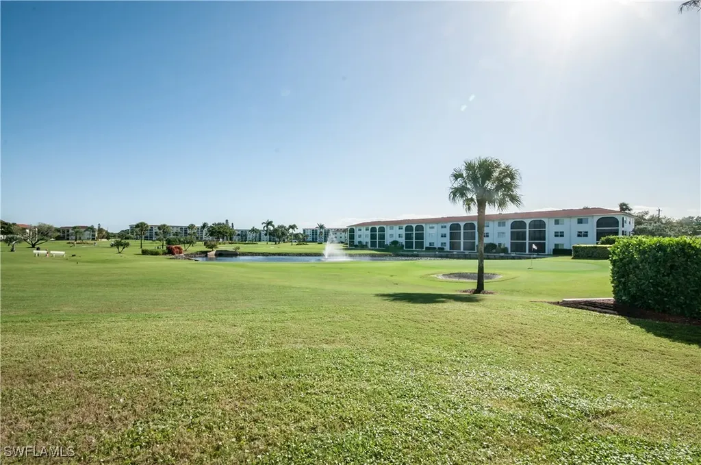 Naples FL, 57 High Point Circle W, Unit 106