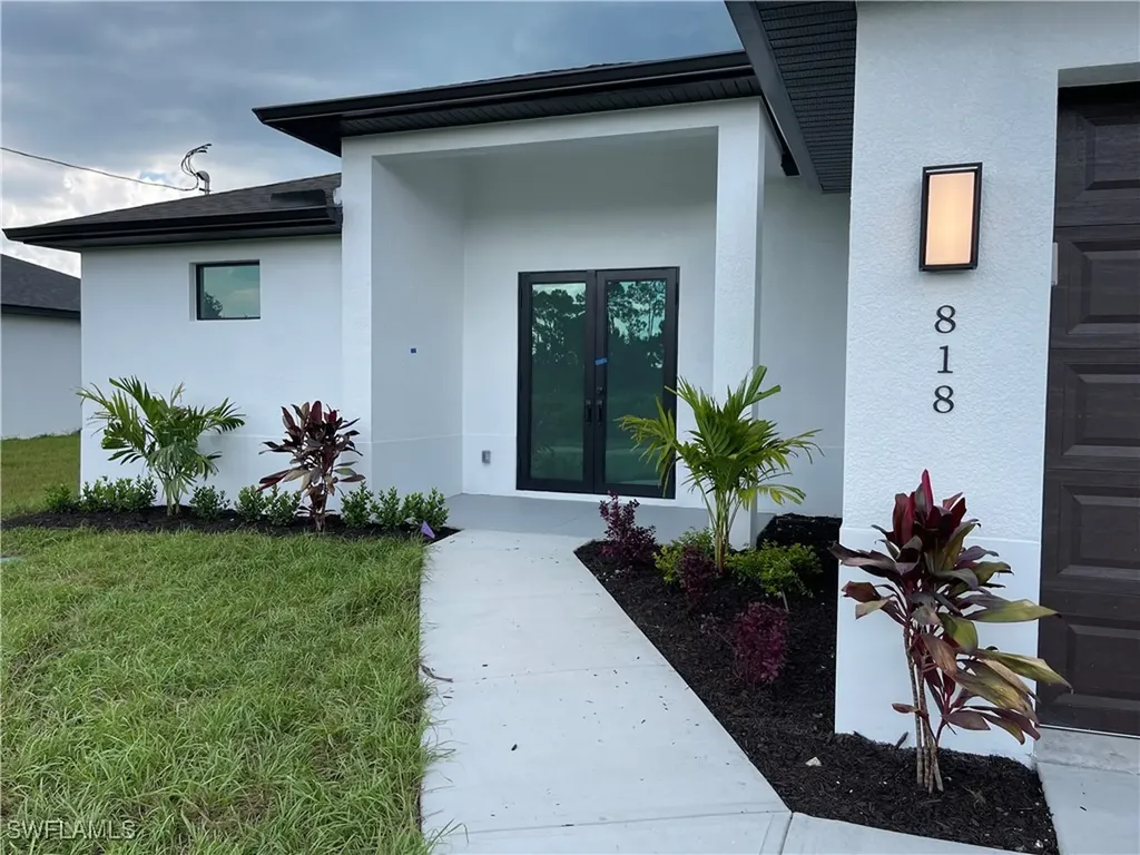 818 Anaconda Avenue S Lehigh Acres FL 33974