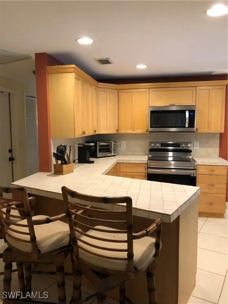 550 Forest Hills Boulevard Naples FL 34113