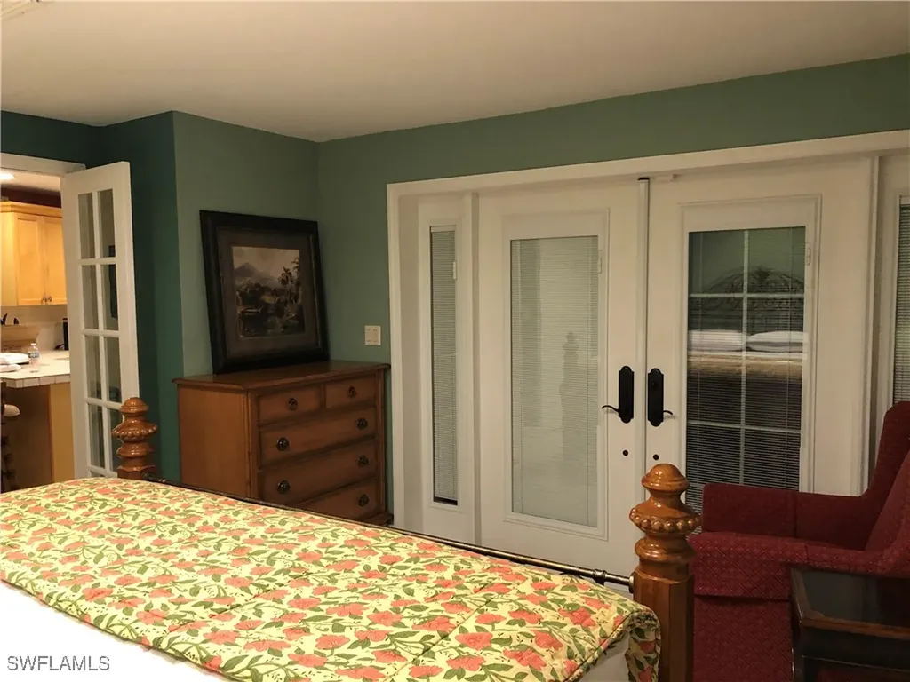 550 Forest Hills Boulevard Naples FL 34113