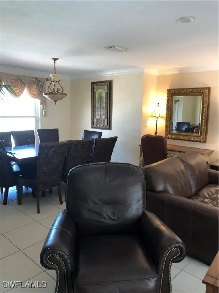 550 Forest Hills Boulevard Naples FL 34113