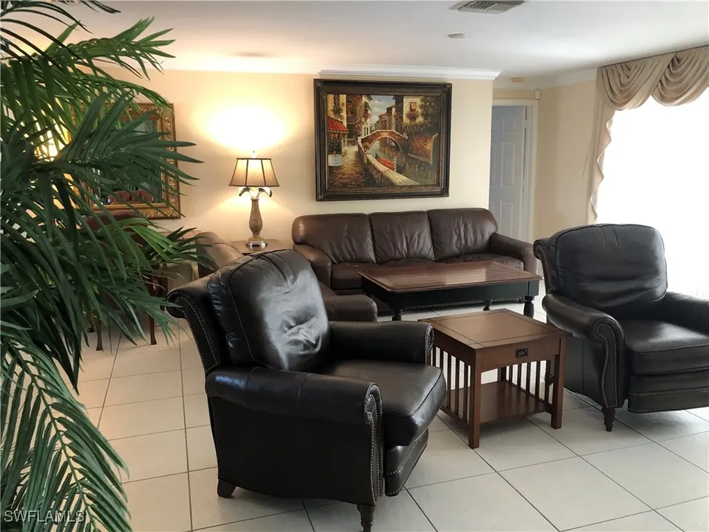 550 Forest Hills Boulevard Naples FL 34113