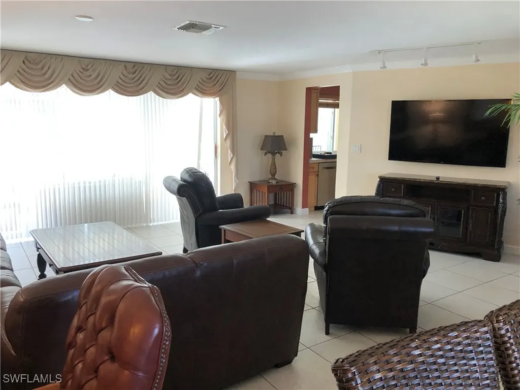 550 Forest Hills Boulevard Naples FL 34113