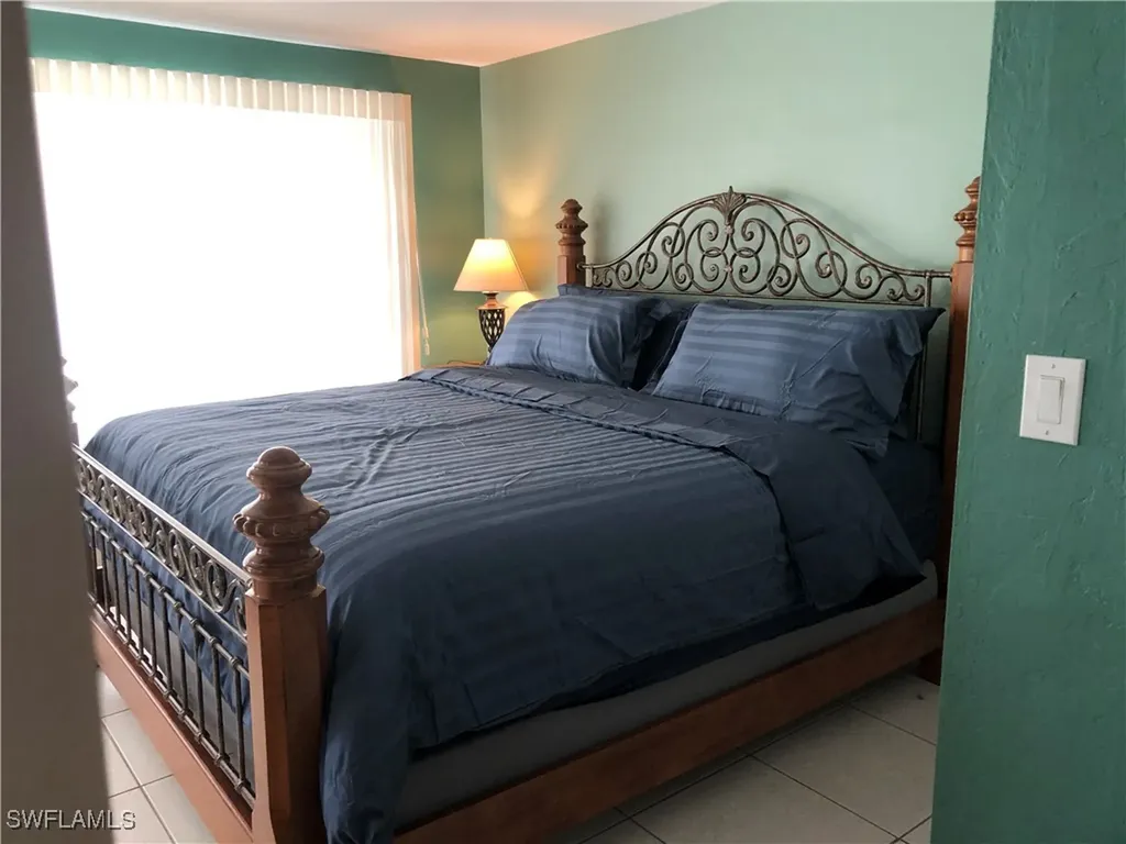 550 Forest Hills Boulevard Naples FL 34113