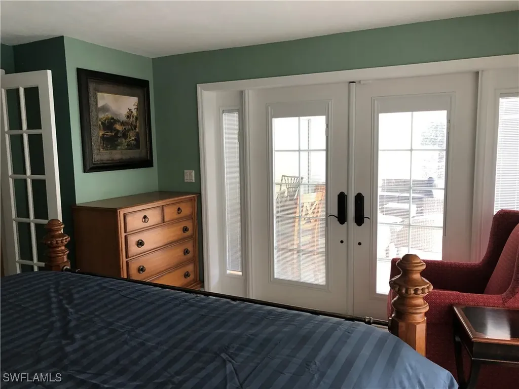 550 Forest Hills Boulevard Naples FL 34113