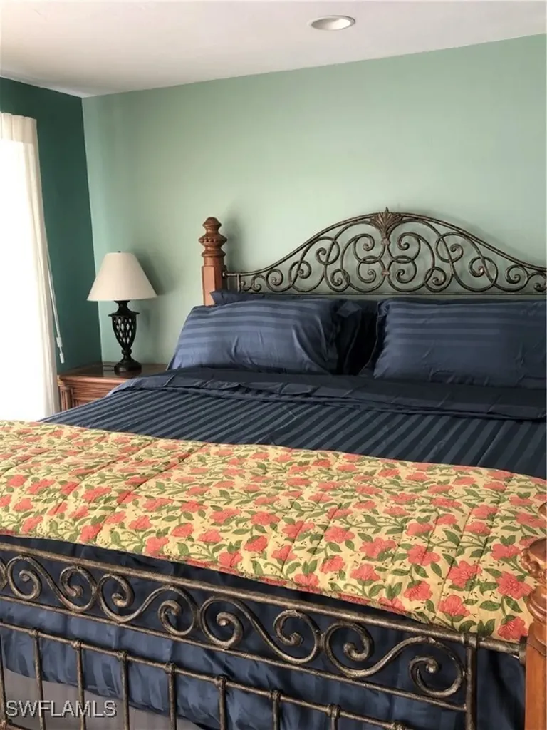 550 Forest Hills Boulevard Naples FL 34113