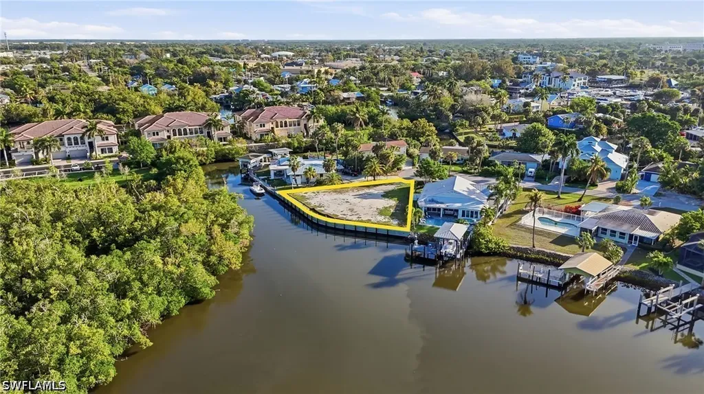 3164 Lakeview Drive Naples FL 34112