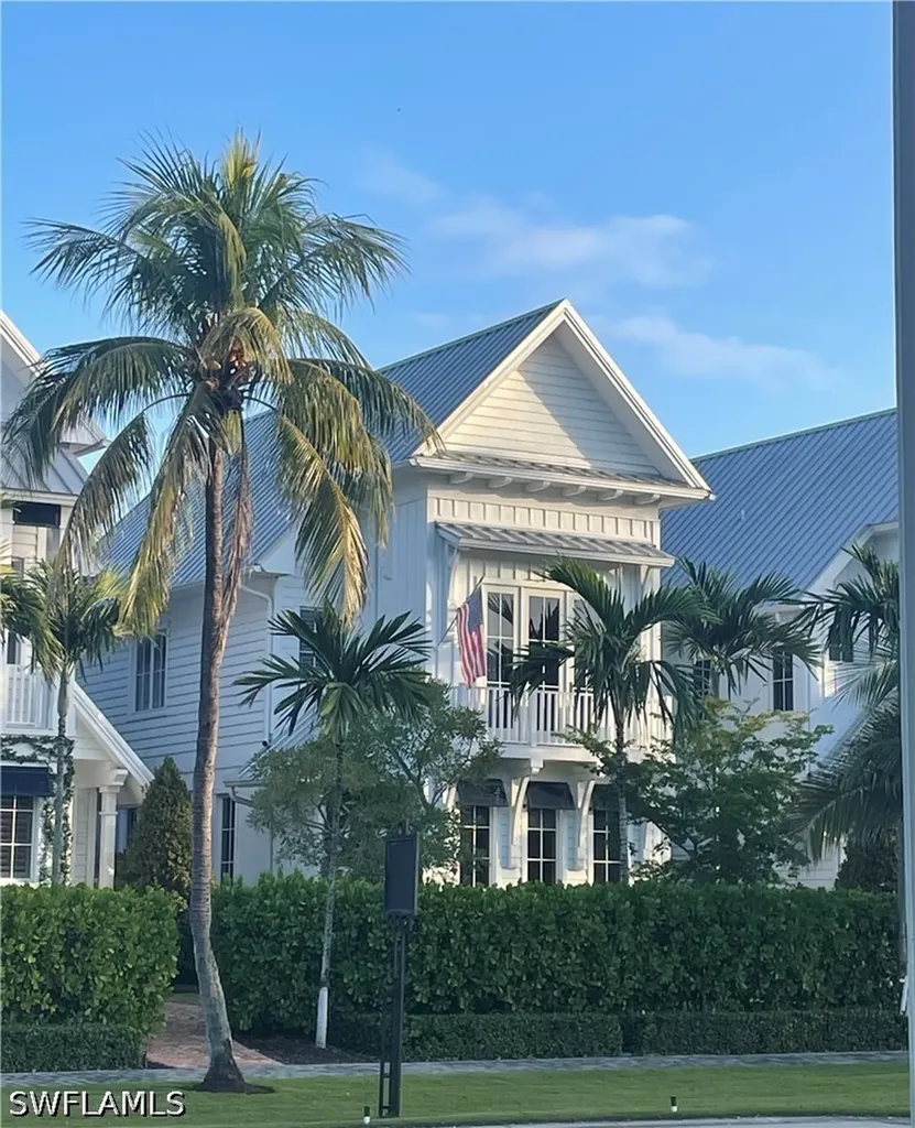 909 10th Avenue S Naples FL 34102