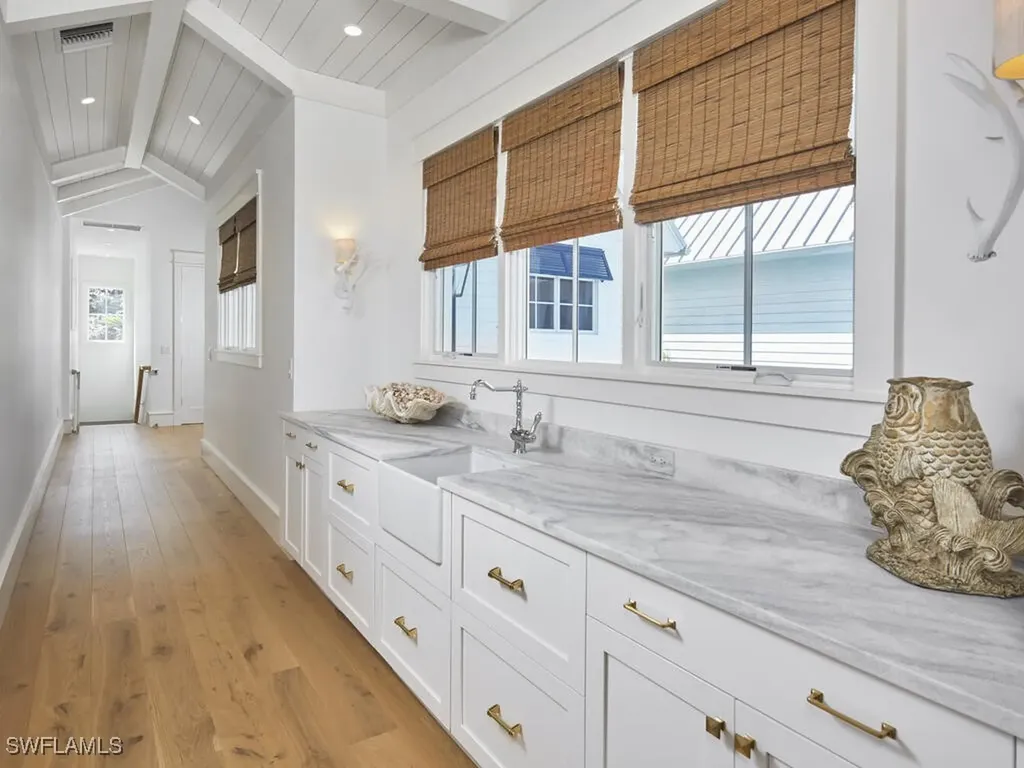 909 10th Avenue S Naples FL 34102