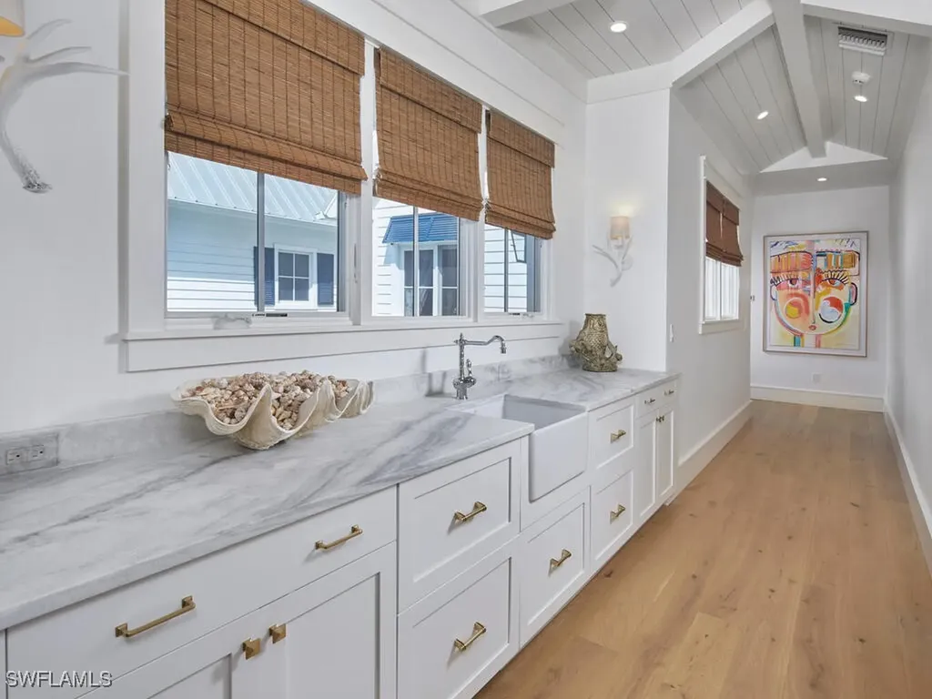 909 10th Avenue S Naples FL 34102