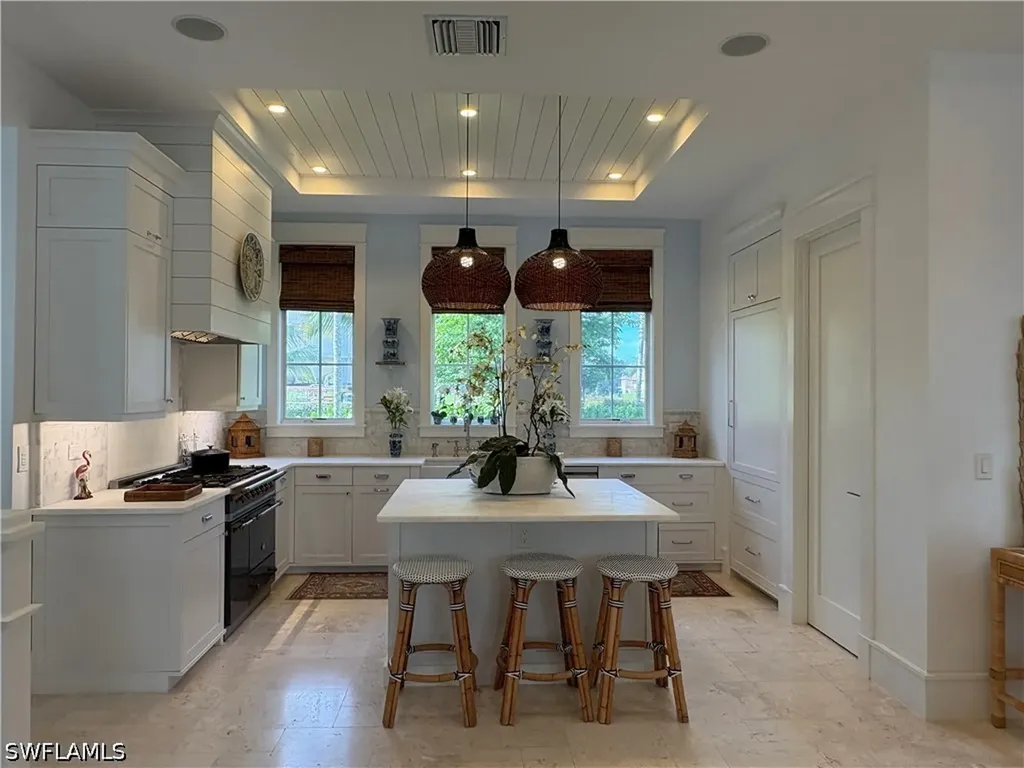 909 10th Avenue S Naples FL 34102