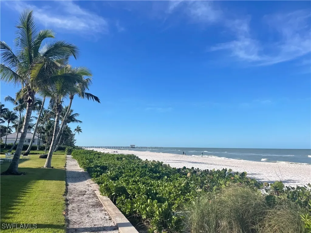909 10th Avenue S Naples FL 34102