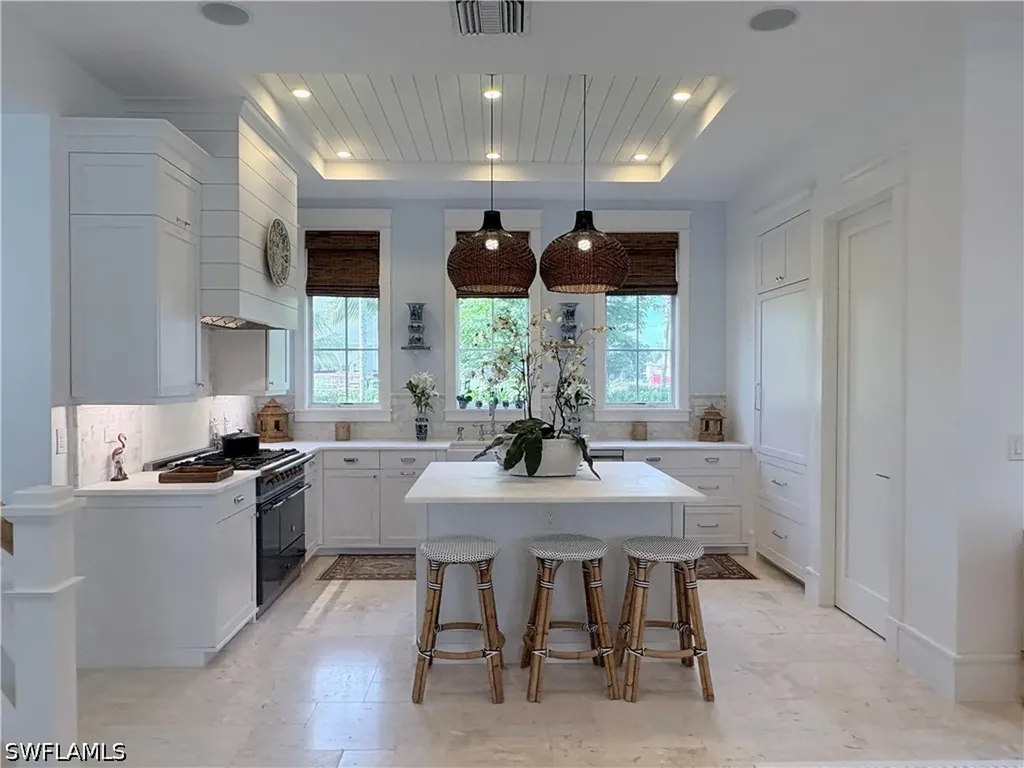 909 10th Avenue S Naples FL 34102