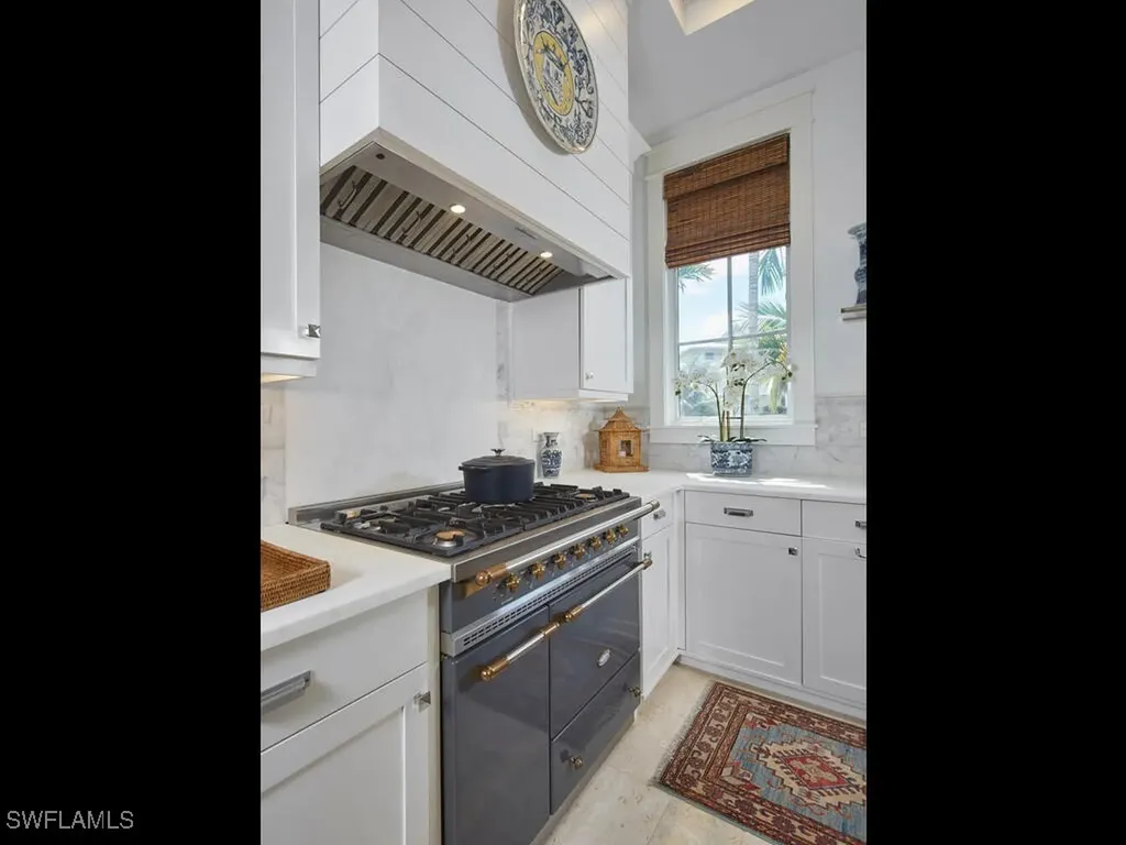 909 10th Avenue S Naples FL 34102