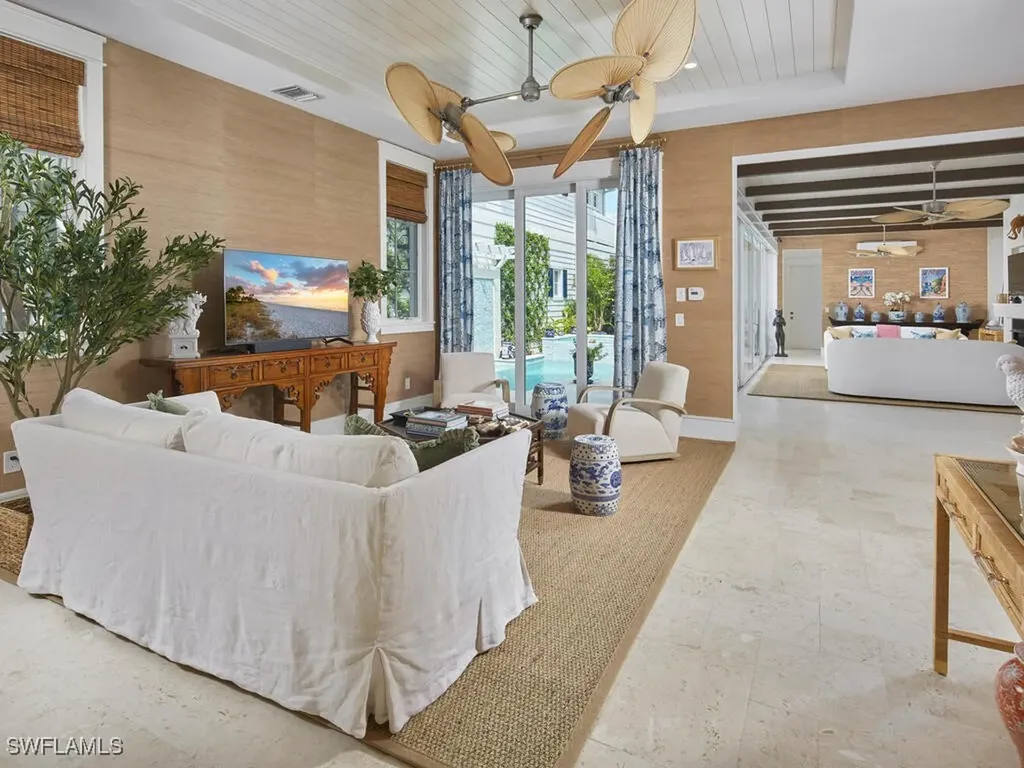 909 10th Avenue S Naples FL 34102