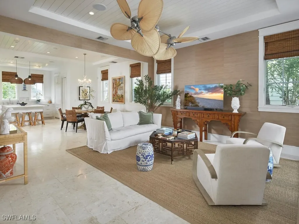 909 10th Avenue S Naples FL 34102
