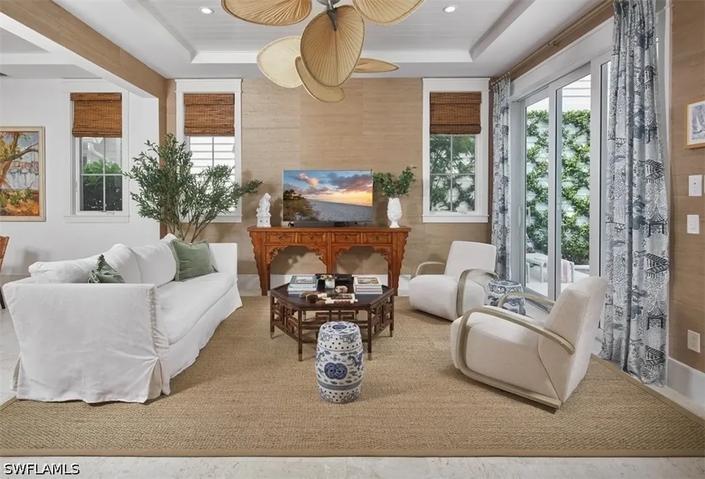 909 10th Avenue S Naples FL 34102