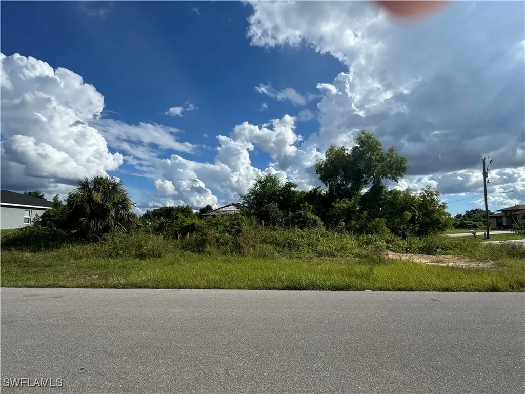 3913 14th Street SW Lehigh Acres FL 33976