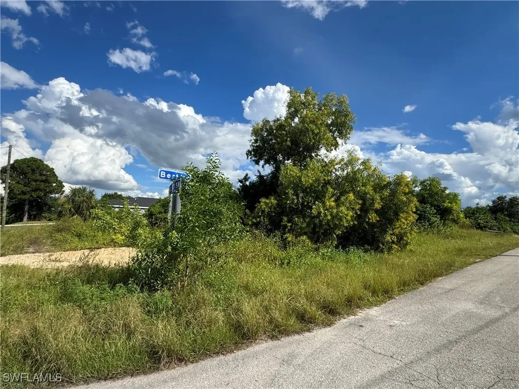 3913 14th Street SW Lehigh Acres FL 33976