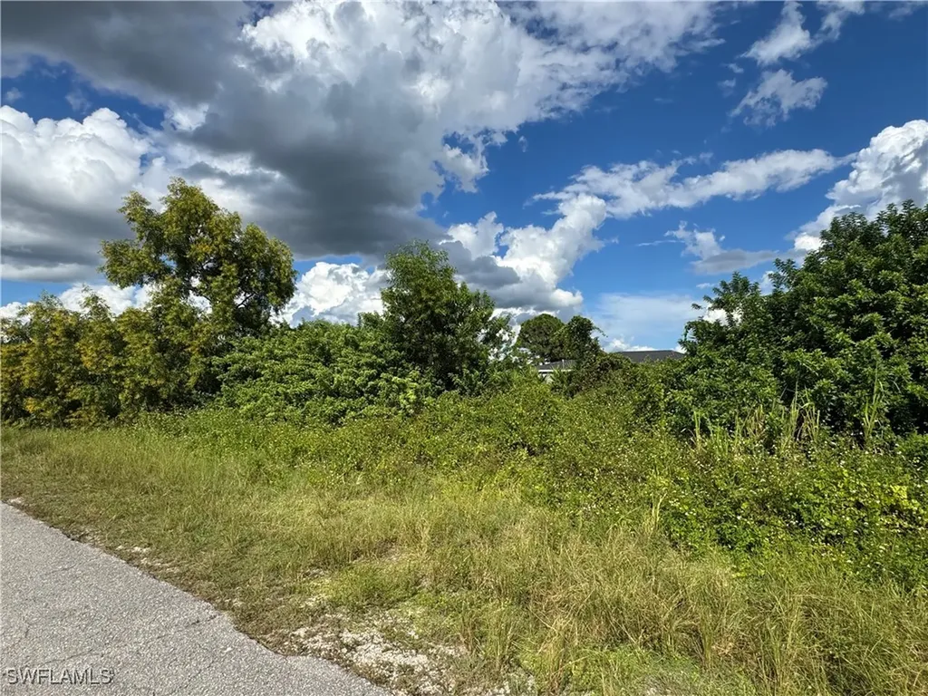 3913 14th Street SW Lehigh Acres FL 33976