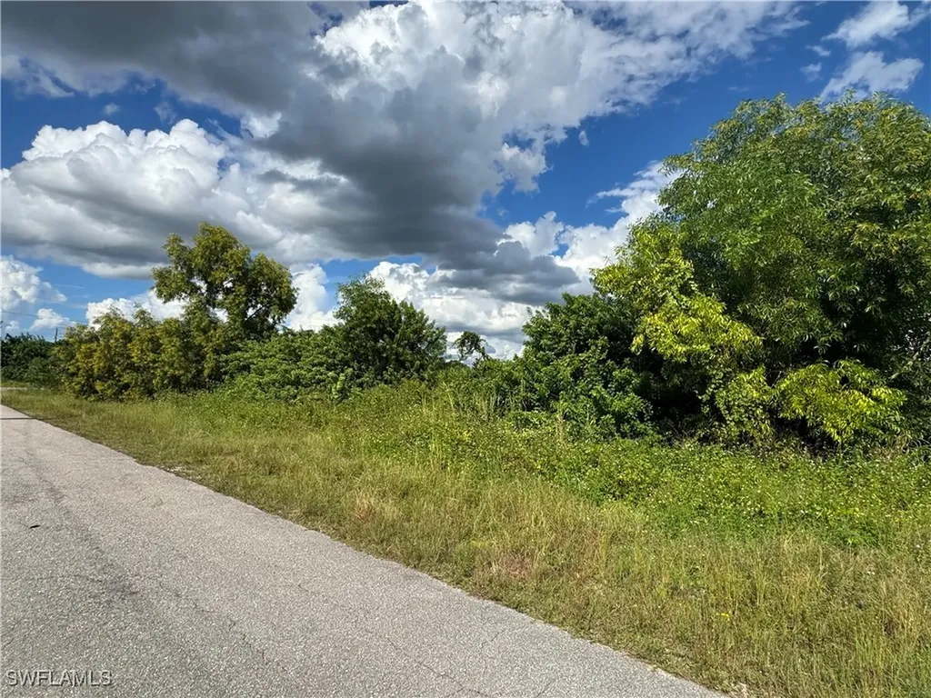 3913 14th Street SW Lehigh Acres FL 33976