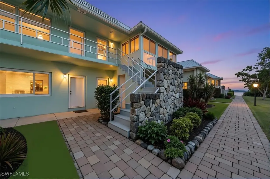 3225 E Riverside Drive Fort Myers FL 33916