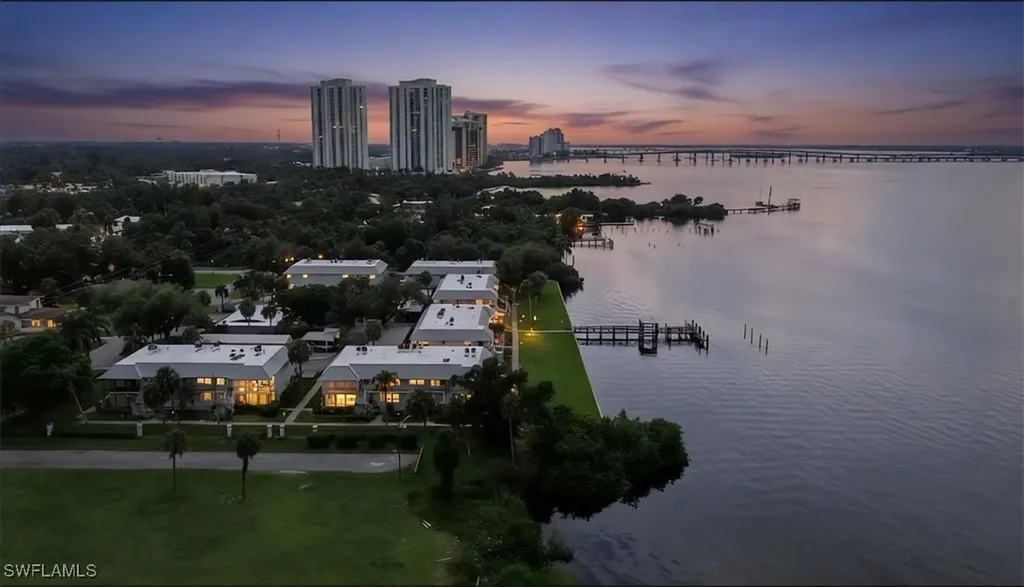 3225 E Riverside Drive Fort Myers FL 33916
